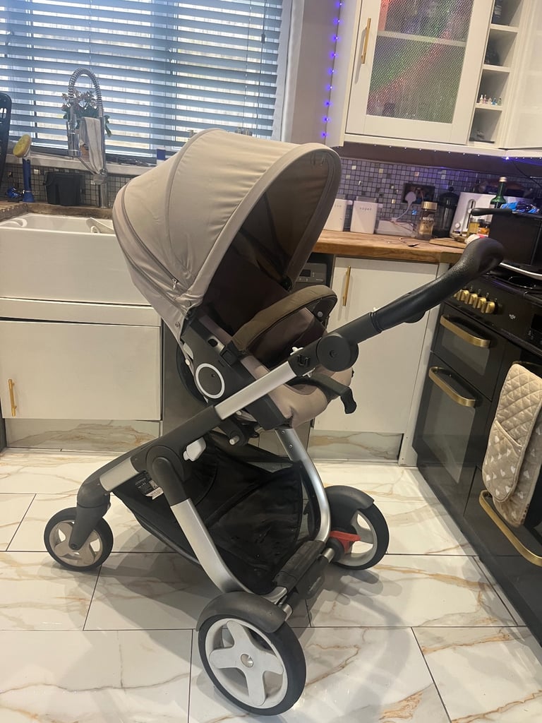 Stokke trailz pram 