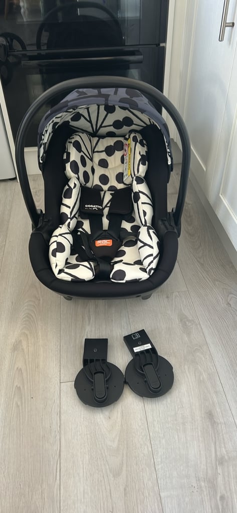 Cosatto wowee travel system