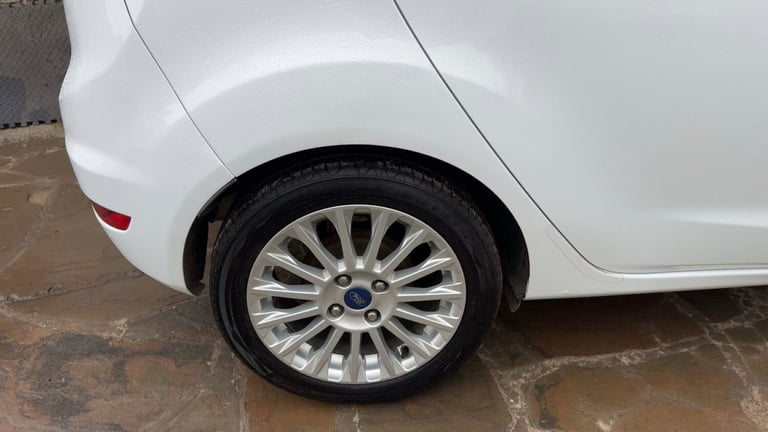 2015 Ford Fiesta 1.0 EcoBoost Titanium 5dr HATCHBACK Petrol Manual