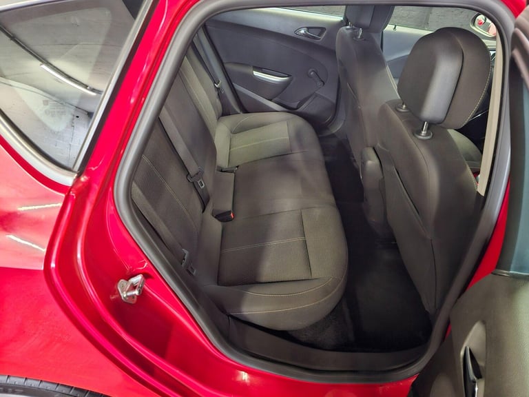 Vauxhall Astra 1.7 CDTi SRi Euro 5 5dr Diesel Manual - Image 13