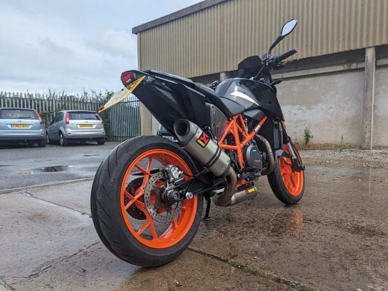 2016 16 KTM DUKE 690 R 16 MY AKRAPOVIC EXHAUST LC4 NAKED ROADSTER 690R SPEC