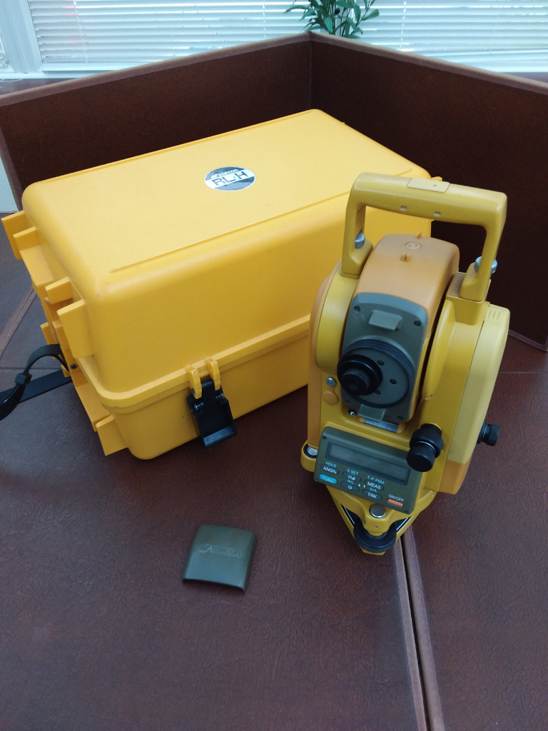 TOPCON SURVEYORS TOTAL STATION