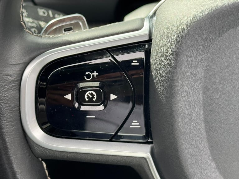 2019 Volvo XC90 2.0 B5 MHEV R-Design Pro Auto 4WD Euro 6 (s/s) 5dr ESTATE Diesel/Electric Hybrid ...