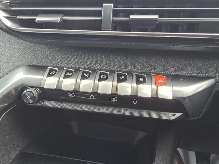 2018 Peugeot 3008 1.2 PureTech Allure SUV 5dr Petrol Manual Euro 6 (s/s) (130 ps) HATCHBACK Petro...