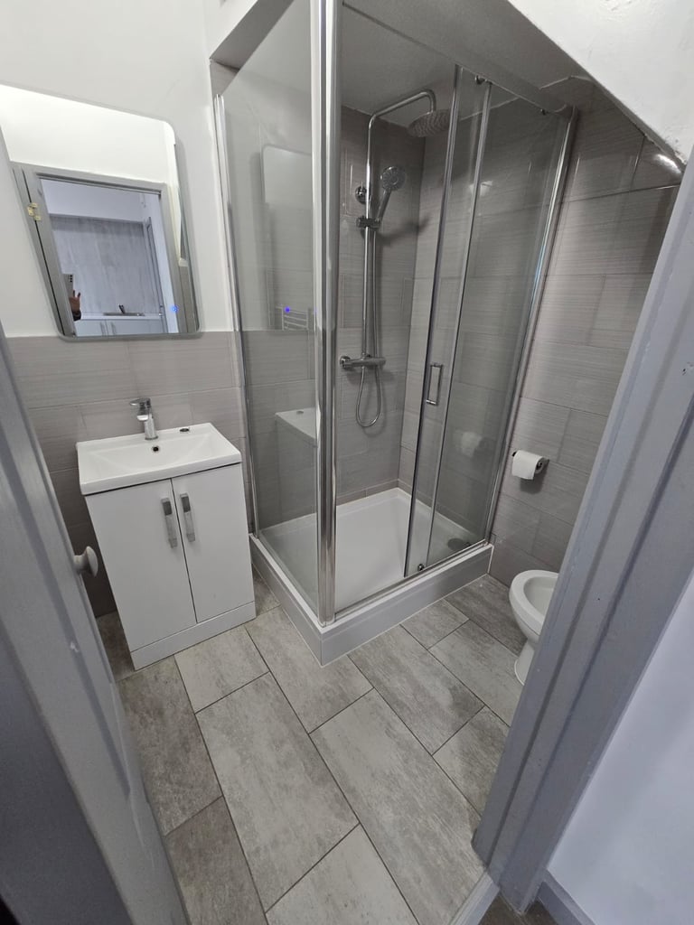 1 bedroom flat in 8A chapel rd Ilford London IG1 2AG