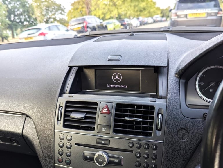 2010 Mercedes-Benz C-Class C180 CGI BlueEFFICIENCY Sport 4dr Auto SALOON Petrol Automatic