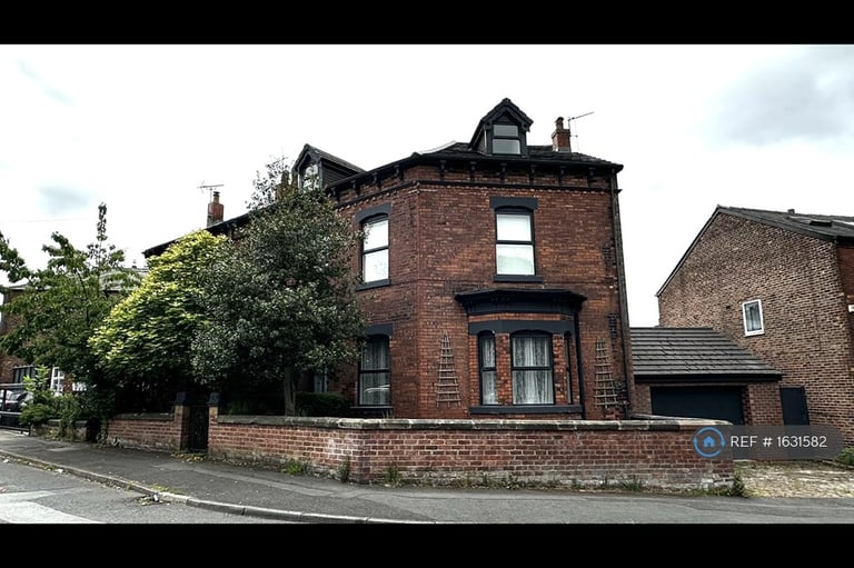 4 bedroom house in Sheffield Road, Hyde, SK14 (4 bed) (#1631582)