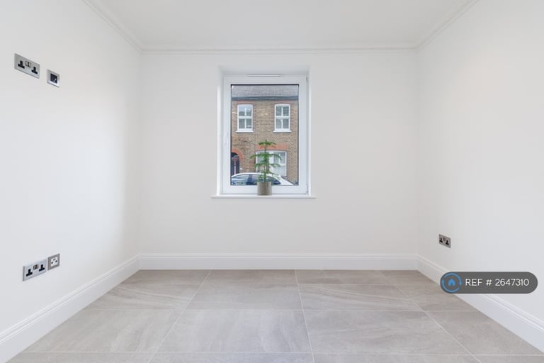 3 bedroom house in Mayfield Road, London, E17 (3 bed) (#2647310)