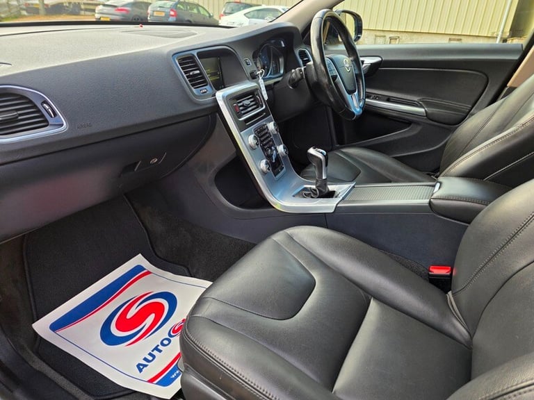 Volvo V60 D4 CROSS COUNTRY SE NAV