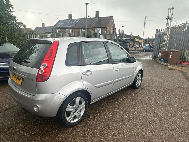 Ford Fiesta 1.4 Zetec Climate 5dr Petrol Manual - Image 2