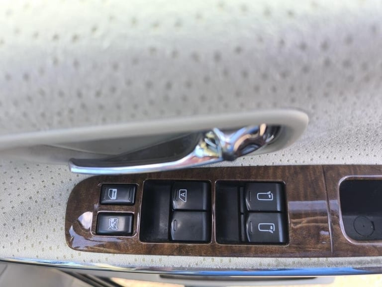 2008 Nissan Elgrand 2.5 Petrol 8 Seats Automatic Camper Van Roof LED TV ULEZ Free MPV Petrol Auto...