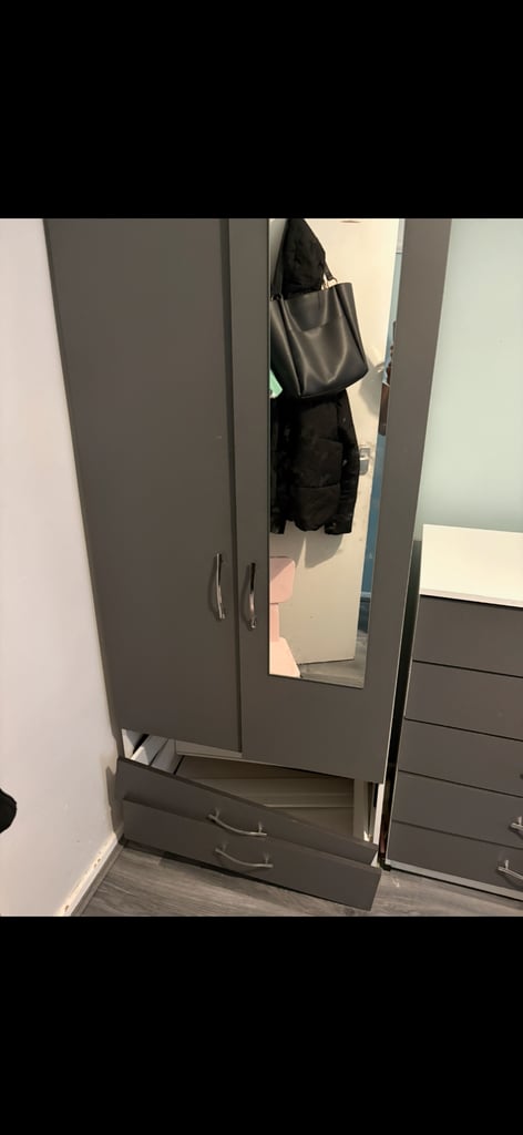 image for Free wardrobe and drawers  