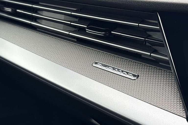 2025 Audi RS3 2.5 TFSI Carbon Vorsprung S Tronic quattro Euro 6 (s/s) 4dr Saloon Automatic