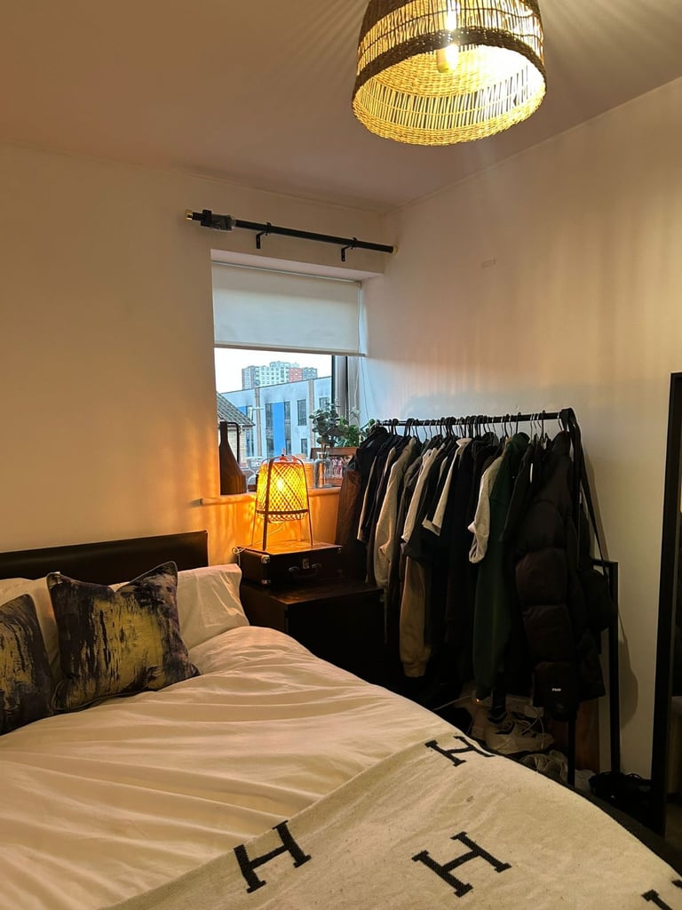 Double Room in Salford – Close to Ordsall Park & Salford Quays Tram Stop