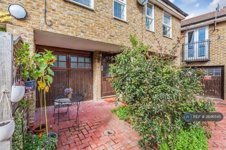 2 bedroom house in Elmgreen Close, London, E15 (2 bed) (#2646545)