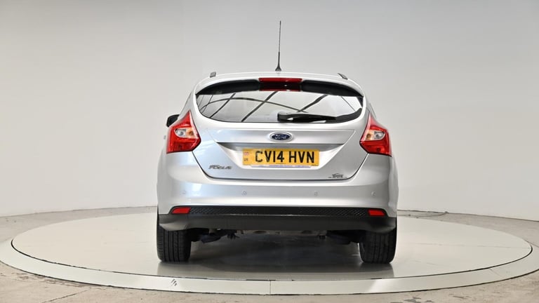 2014 Ford Focus 1.6 TDCi Zetec Euro 5 (s/s) 5dr HATCHBACK Diesel Manual