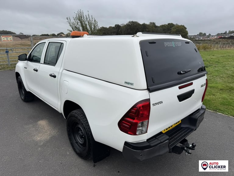 2020 Toyota Hilux 2.4 D-4D Active Pickup Extended Cab 4dr Diesel Manual 4WD Euro 6 (3.5t) (15 Pic...