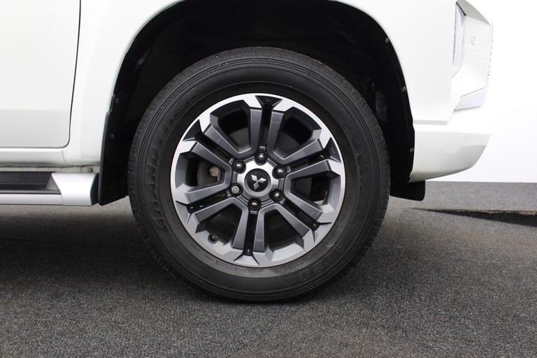 2020 Mitsubishi L200 Doublecab 2.2 Di-D Barbarian X 4WD Automatic Double Cab Pick-up Diesel Autom...