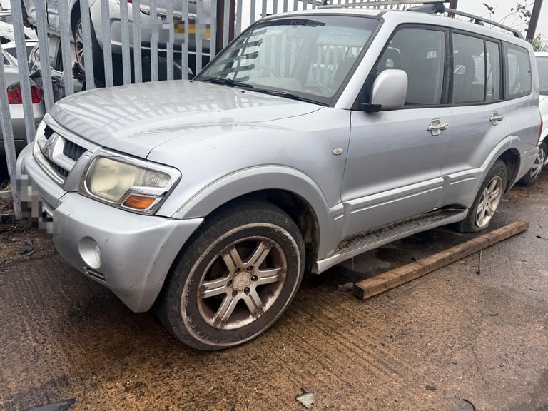 Breaking spare parts misubishi shogun