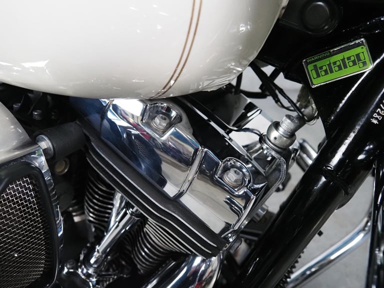 2014 Harley-Davidson FLHRC Roadking ,Stage 1 ,Vance & Hines ,some nice extras 