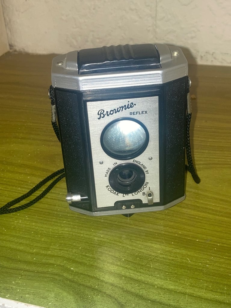 image for Brownie reflex vintage camera 