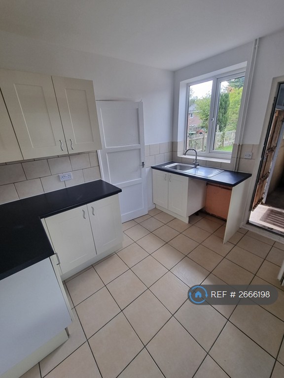 3 bedroom house in Merrivale Road, Stafford, ST17 (3 bed) (#2666198)