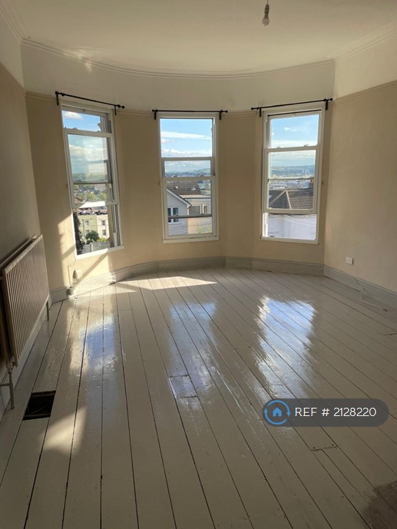 3 bedroom flat in Cromwell Road, Bristol, BS6 (3 bed) (#2128220)