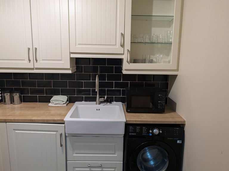 large 2 bedroom apartment 