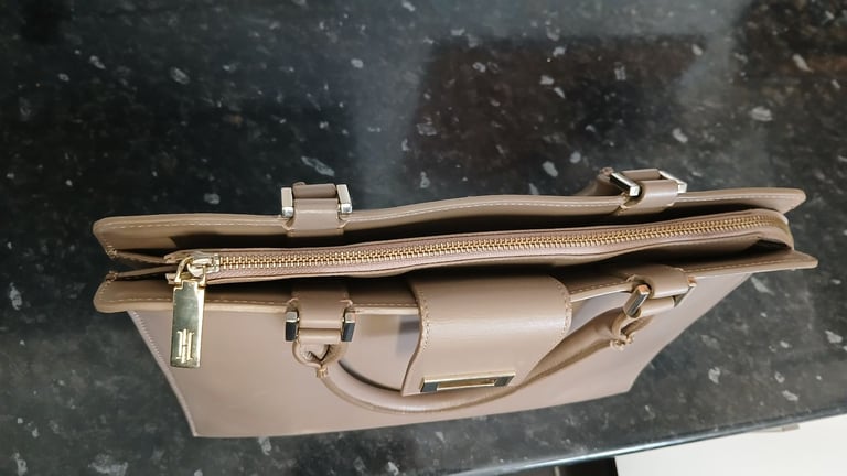 Hobbs London 100% Leather Handbag Neutral Light Brown. Used item, good condition.