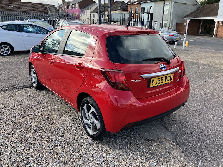 TOYOTA YARIS 1.5 VVT-h Icon Automatic 2015