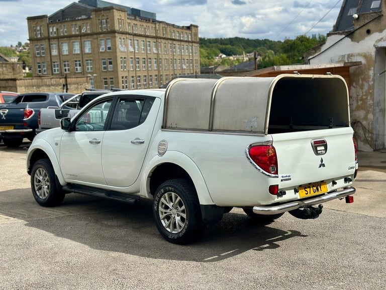 2015 Mitsubishi L200 Double Cab DI-D Barbarian 4WD Auto 176Bhp PICK UP Diesel Automatic