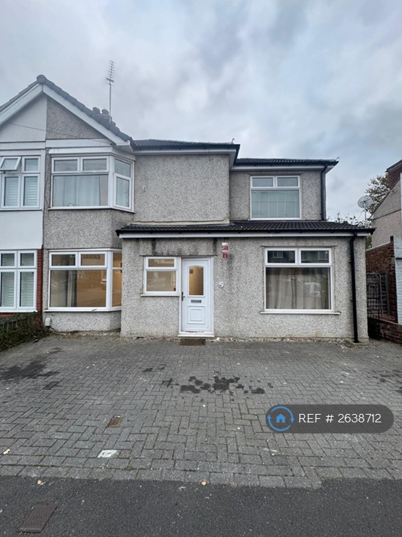 5 bedroom house in Manser Road, Rainham, RM13 (5 bed) (#2638712)