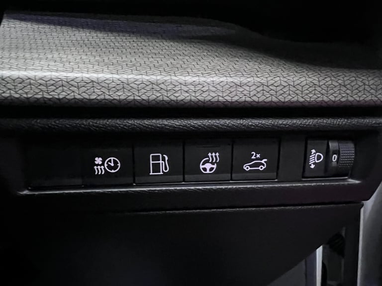 2023 Citroen C5 X 1.6 Plug-in Hybrid 225 Shine Plus 5dr e-EAT8 SALOON Petrol Parallel Phev Manual