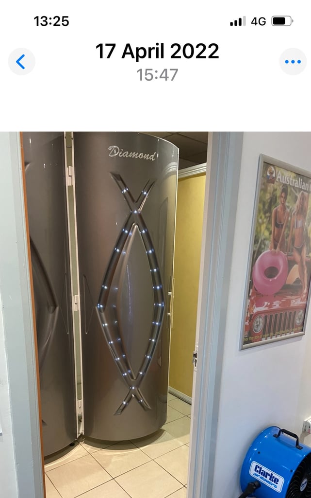 Sunbeds Commercial 48 Lamp Stand Ups
