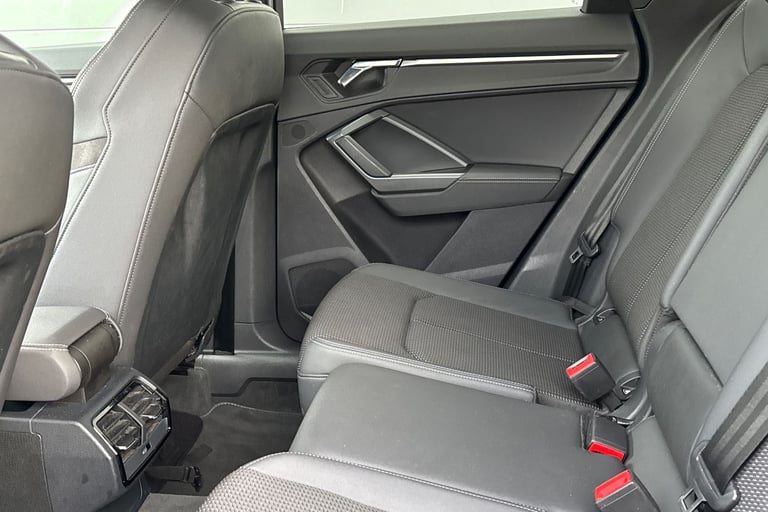 2019 Audi Q3 1.5 TFSI CoD 35 S line Euro 6 (s/s) 5dr SUV PETROL Manual