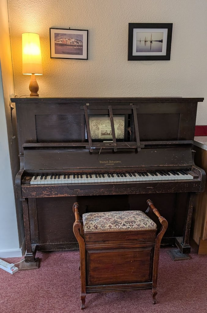 Triumph Autopiano - Pianola