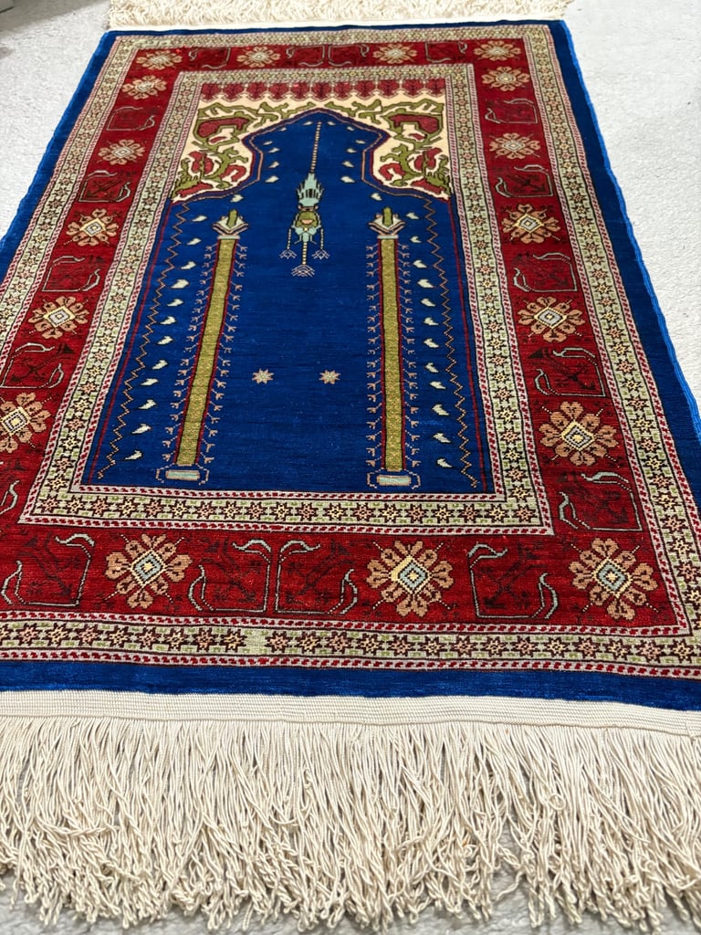 Vintage hand made Turkish hereke pure silk rug.78 cm x 50 cm .