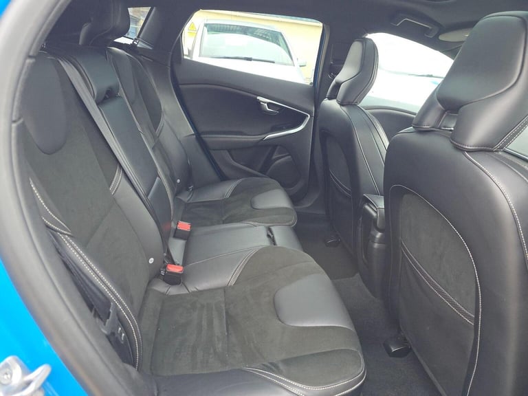 VOLVO V40 1.6 T3 R-Design Nav Euro 5 (s/s) 5dr 2014