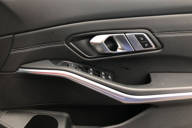 2019 BMW 3 Series 320i xDrive M Sport 4dr Step Auto Saloon PETROL Automatic