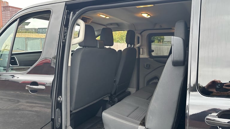 2023 Ford Transit Custom 2.0 EcoBlue 170ps Low Roof D/Cab Limited Van Auto PANEL VAN DIESEL Autom...
