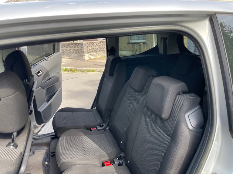 Peugeot, 5008, MPV, 2011, Semi-Auto, 1560 (cc),5 doors - Image 11