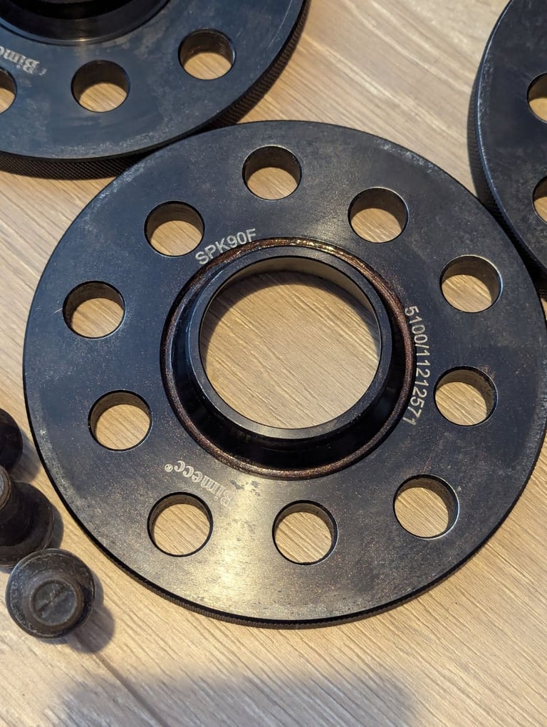 Wheel spacers and bolts set for VW Caddy, Golf, Audi A3 etc.