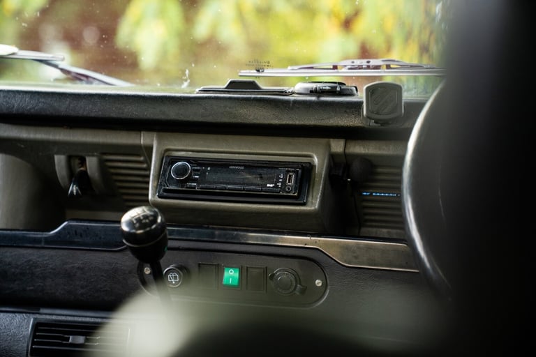 2020 Land Rover Defender 90 Saloon PETROL Manual