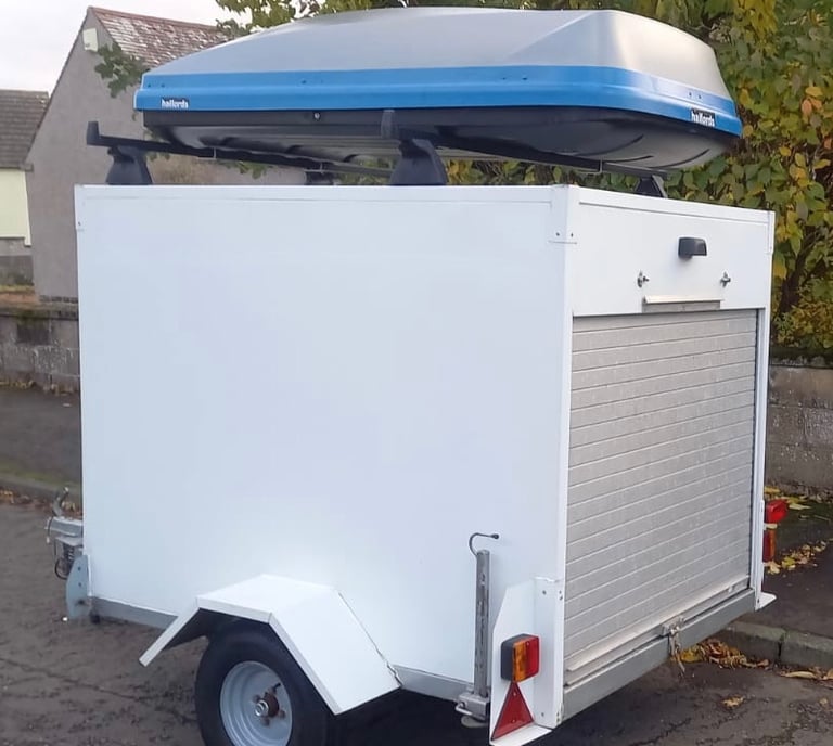 Lynton Box trailer Towavan, camping