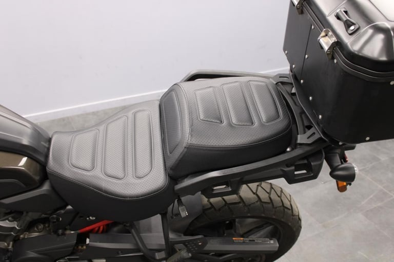2021 Harley-Davidson RA1250 Pan America in Gauntlet Grey Metalic 