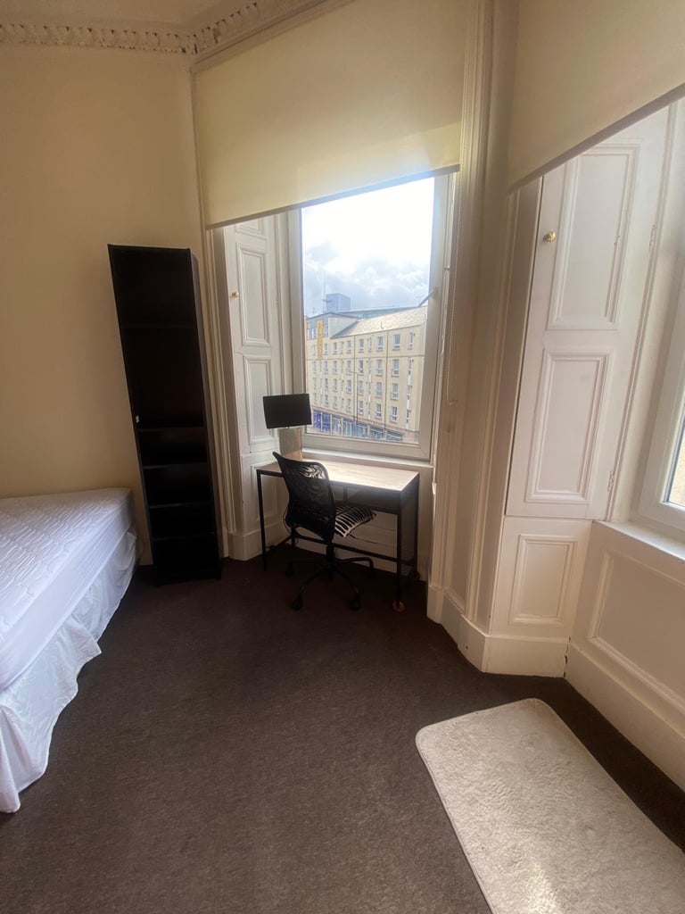 Two Bedroom flat in Glen Street Edinburgh 