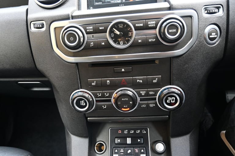 2016 Land Rover Discovery 4 3.0 SD V6 SE Auto 4WD 5dr PANEL VAN Diesel Automatic