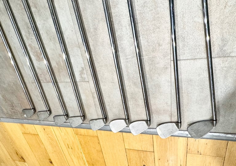 Wilson Fat Shaft Full Golf Irons Set (3-9, S, P) Right Handed – Steel Shafts + Lamkin Wilson Grips