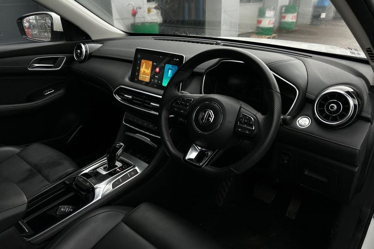 2023 MG MG HS 1.5 T-GDI PHEV SE 5dr Auto ESTATE PETROL/ELECTRIC Automatic