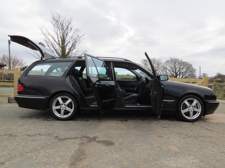 2002 Mercedes-Benz E-Class E320 CDi Avantgarde 5dr Tip Auto ESTATE Diesel Automatic